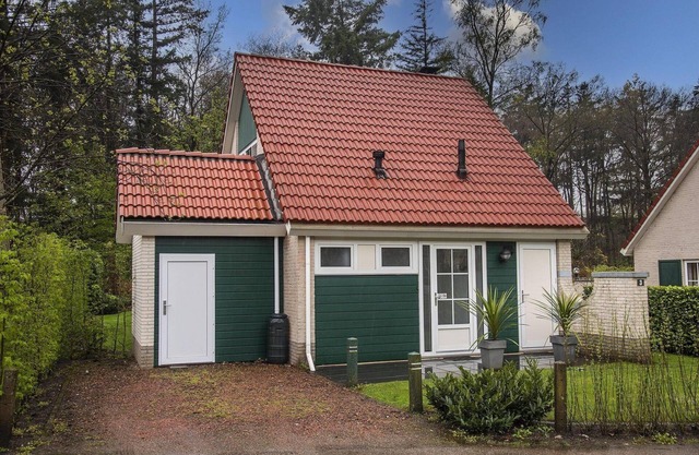 Stay with 5 people in this beautiful bungalow