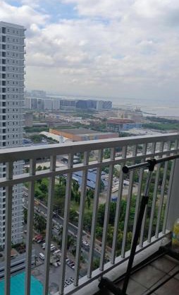 Staycation at a Breeze 01