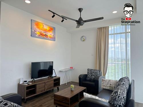 Staycation Homestay 18 Mjc Apartment near stapok