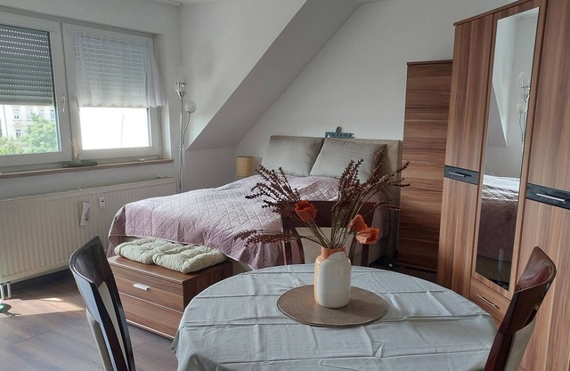 Stayinn Möckern - 1 Zimmer Apartment mit Balkon für 3 Personen