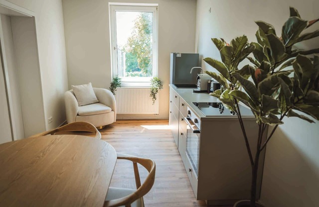 Staylight Apartment by the French Garden - 3 Bedrooms - Quiet & Central
