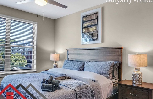 StaysByWalker 2BR - King Beds! Gym/Parking