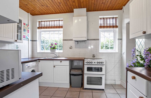 ⭑ Staywhenever NWT- 4 Bedroom House | King Size Beds | Sleeps 9 ⭑