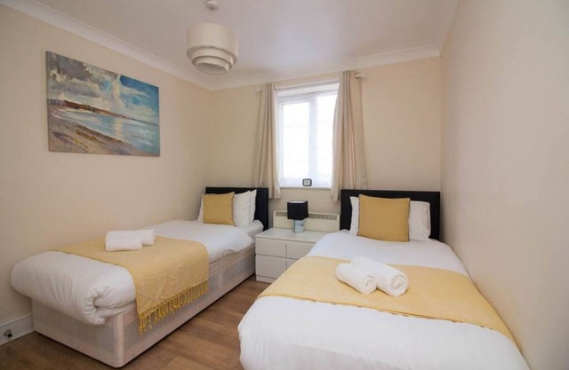 Stayzo Penthouse Accommodation 1- Premier Lodge