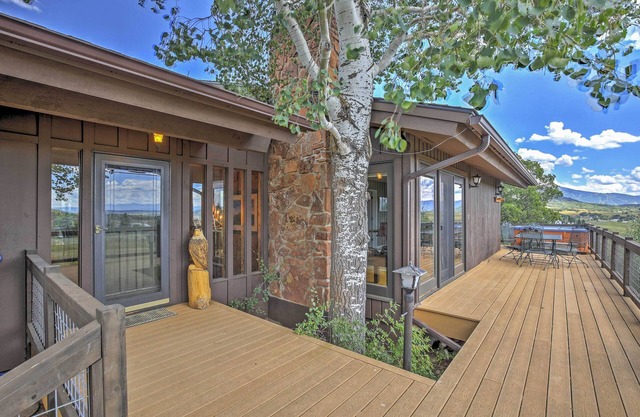 Steamboat Springs Home w/Hot Tub + Mtn Views