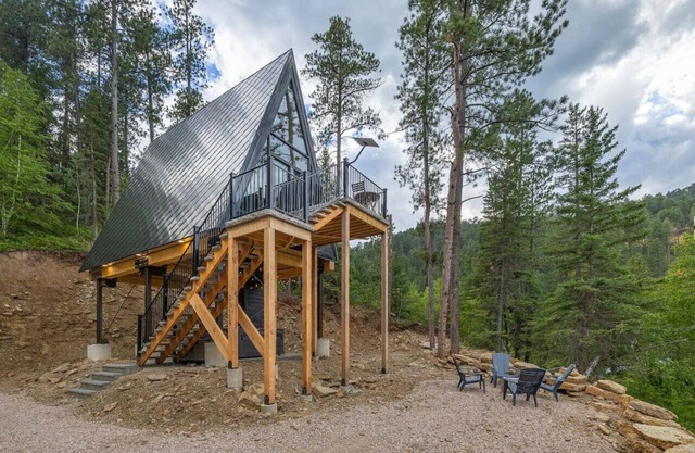 Steel Pines Cabin! Hot Tub! A-frame! Pet-friendly! Sauna!