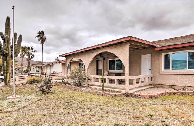 Step-Free Queen Valley Retreat, Walk to Golf!