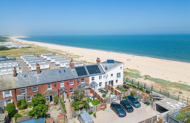 Step ONTO the beach @ Number Two, Beachfront