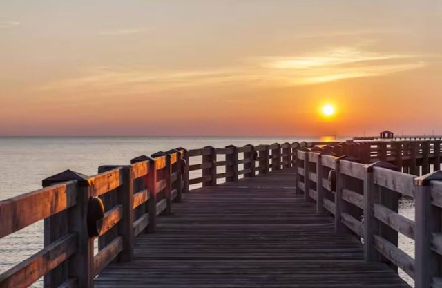 💥👣STEPS 2 BEACH🏖️ /SLEEPS 4 & NEARBY CASINOS🎰