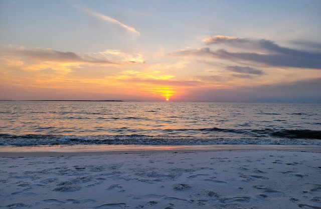 Steps Away from the Beach, Charming 2/2 Cottage in Port St. Joe.