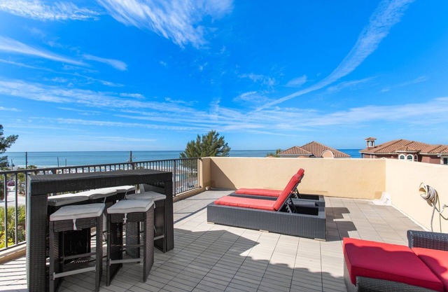 Steps to Beach | Modern & Group-Friendly