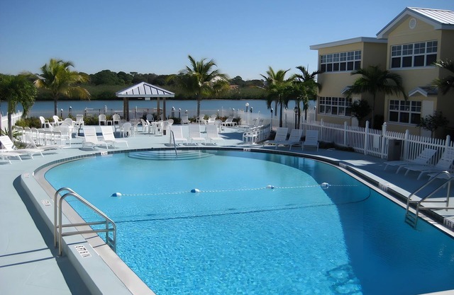 Chateaux Indian Shores 