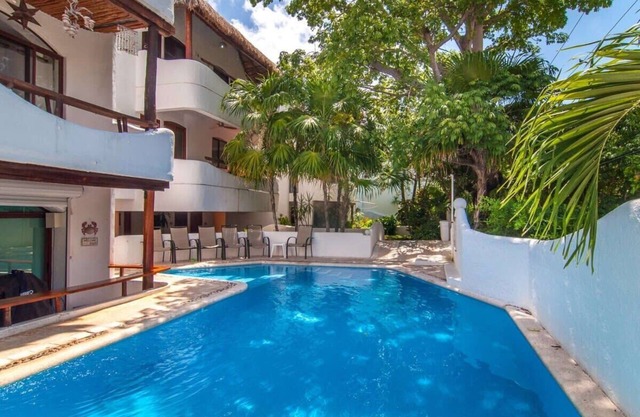 Steps to Mamitas Beach, Private Terrace & 5th Ave