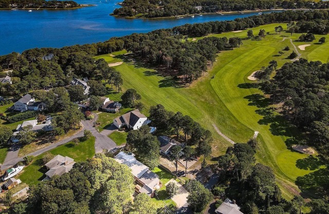 Steps to private Beach, Golf Course, AC, tandem Kayak for Guests