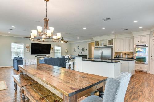 Steps to Surfside Beach Large Group Gulf Retreat