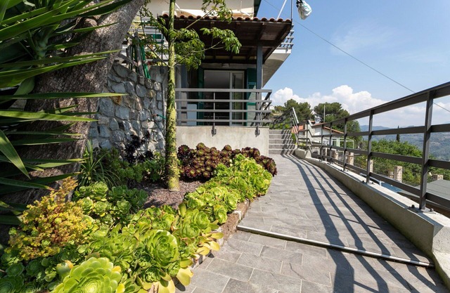 Sterlizia-3, Lovely 1 Br Apartment With Terrace By Halldis