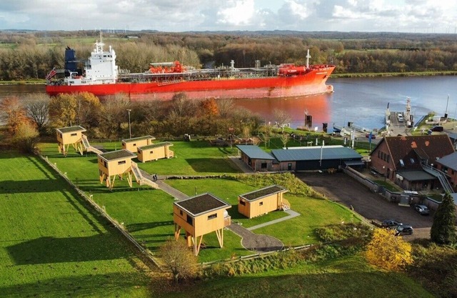 Stilt house with a view of the Kiel Canal (since August 2021)