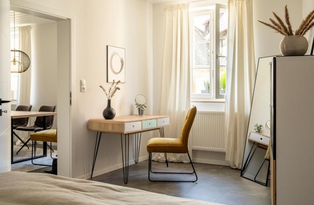 Stilvoll - 2 Schlafzimmer - Wohnzimmer - Küche - Bad - Klimatisiert - Gassenviertel - Fußgängerzone