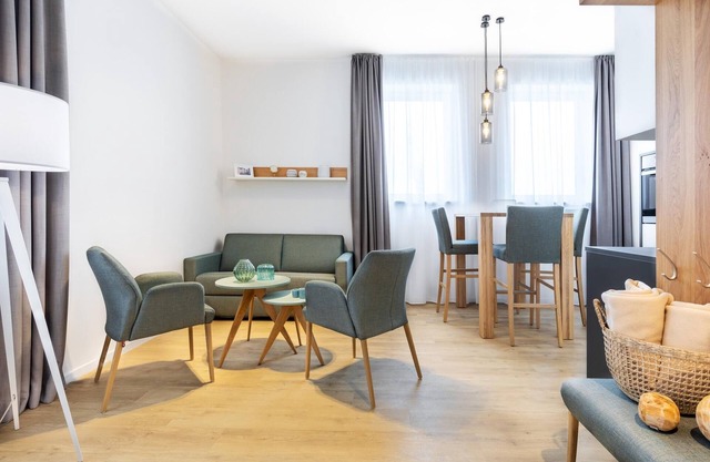 Stilvolles, Topmodernes Eck-apartment mit Hafenblick im Alten Hafen Wismars