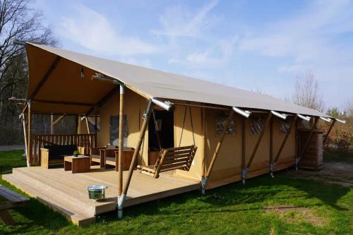 Stoere safaritent voor 7 personen met Privé sanitair Sleepy