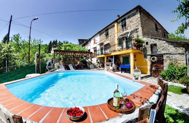 Stone Cottage in Tuscany with Private Pool