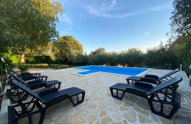 Stone Holiday Homes Stankovci with pool and Mediterranean gardens