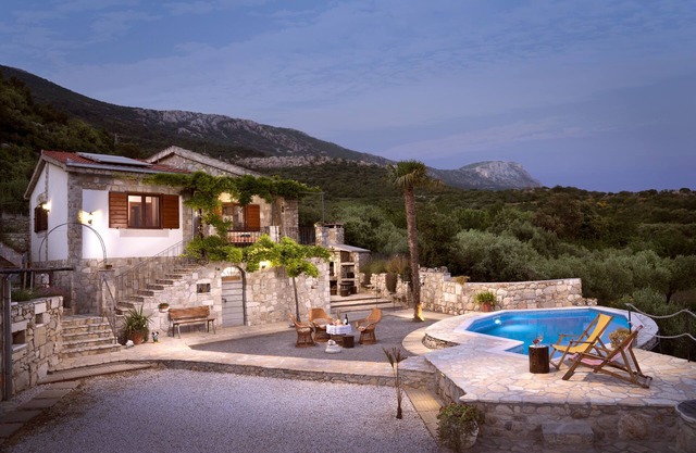 Stone house Angelo - Peace oasis with pool