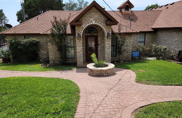 Stone House with patio, hot tub-less than 50 yards to the water.