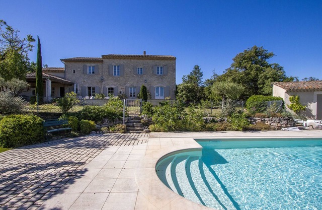 Stone Provencal farmhouse with panoramic view & swimming pool- Saint-Restitut