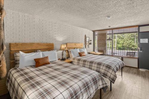 Stonegate Lodge 2 Queen Beds Fast WiFi 50in TV Salt Water Pool Room # 305