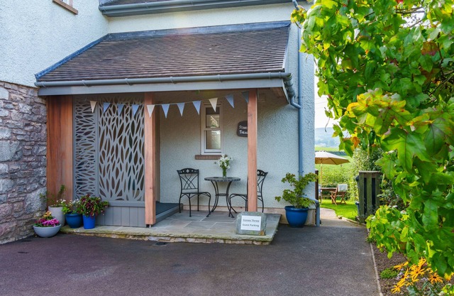 Stones Throw - Gorgeous apartment with superb views. 4-miles from Kendal