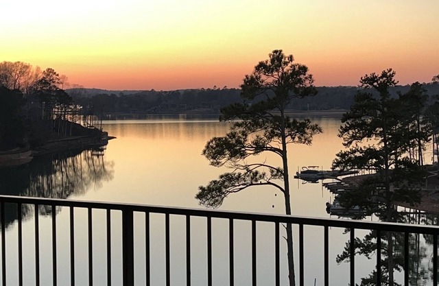 Stoneview Sunset- Amazing Waterfront Views!
