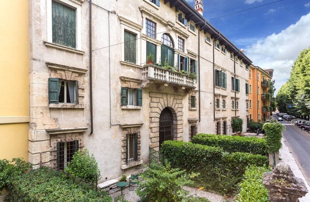 Storico palazzo con giardino privato vicino Piazza Erbe