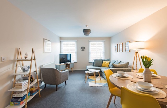 Strand Apartment, Deal