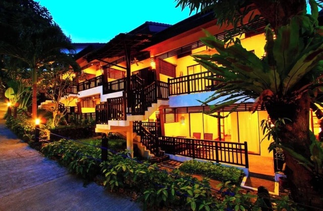 Strand hotel in Boracay with AC, WiFi, fitness room