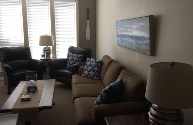 Strand @ Okanagan Lake - Condo - Professionally Cleaned