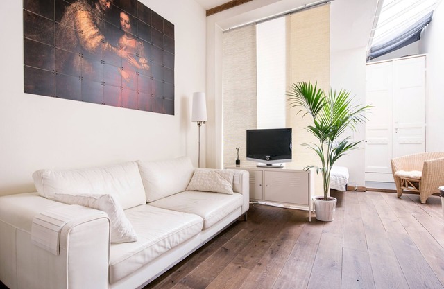 Street Level Studio Apartment in Amsterdam City Centre.