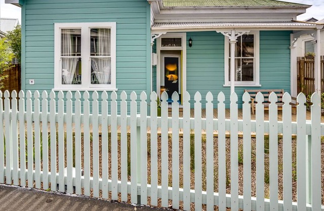 Striking Charm – Napier Holiday Home