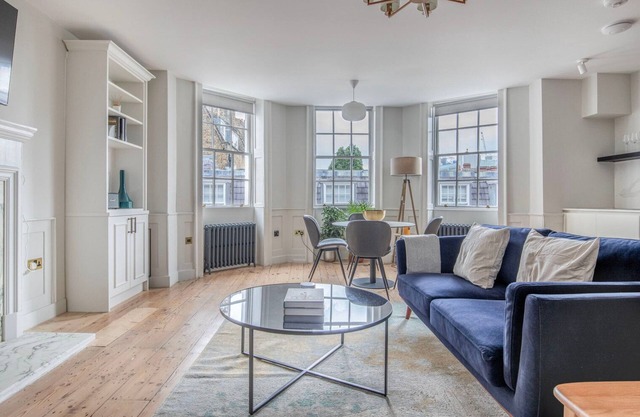 Student-Friendly Bloomsbury 1BR, near Dining & Stores, by Blueground