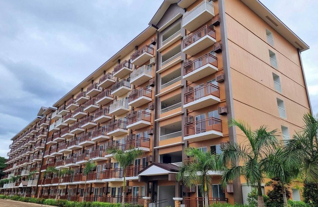 Studio 1queen Bed, sofa, kitchen and Balcony Puerto Princesa, Palawan