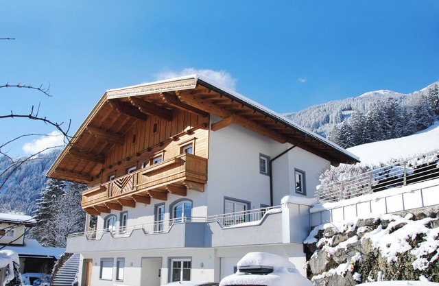 "Studio 2 Persons" in the Apartment House Alpenjuwel near several Ski Resorts