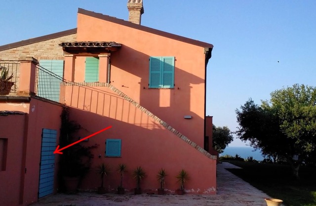 Studio 20sqm, large garden, terrace, seaview, close to beaches and highway exit