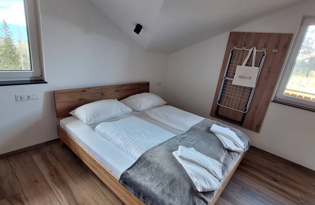 Studio '3' with Mountain View, Shared Garden and Wi-Fi