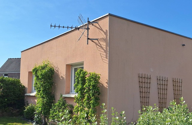 Studio 50m2 between fishing port and beach 100m away ideal for 1 couple and 1 child
