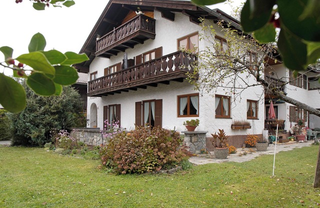 Studio Apartment 'Gästehaus Arkadia - Ferienwohnung 3' with Mountain View, Balcony and Wi-Fi