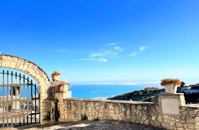 Studio 'Al Torrione 1' with Sea View and Air Conditioning