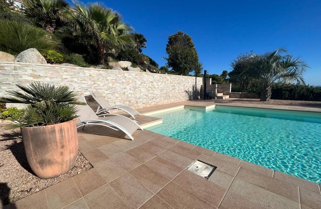 Studio "Albitru" avec piscine & vue sur la baie d'Ajaccio !