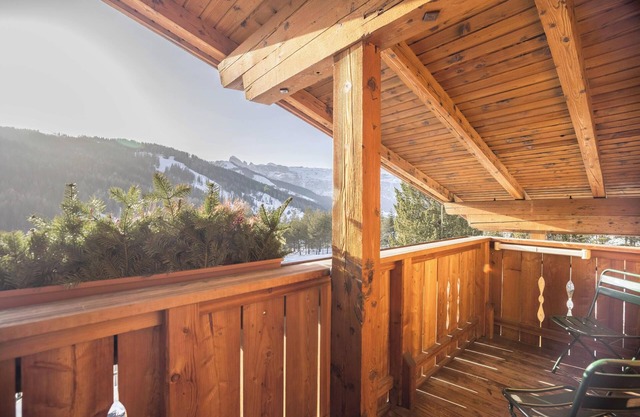 Studio Apartment “Ciasa ai Pini 210” near Ski Lifts with Mountain View & Sauna