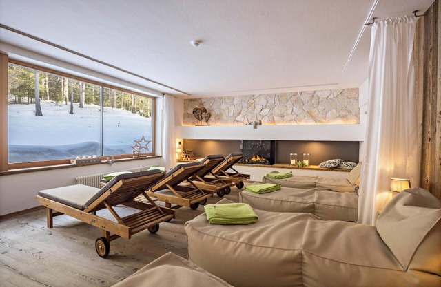 Studio Apartment “Ciasa ai Pini 208” near Ski Lifts with Mountain View Garden & Sauna