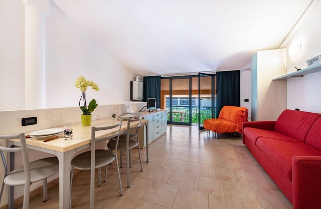 Studio Apartment "Monolocale Le Vele 7" with Mountain View, Private Terrace & Wi-Fi
